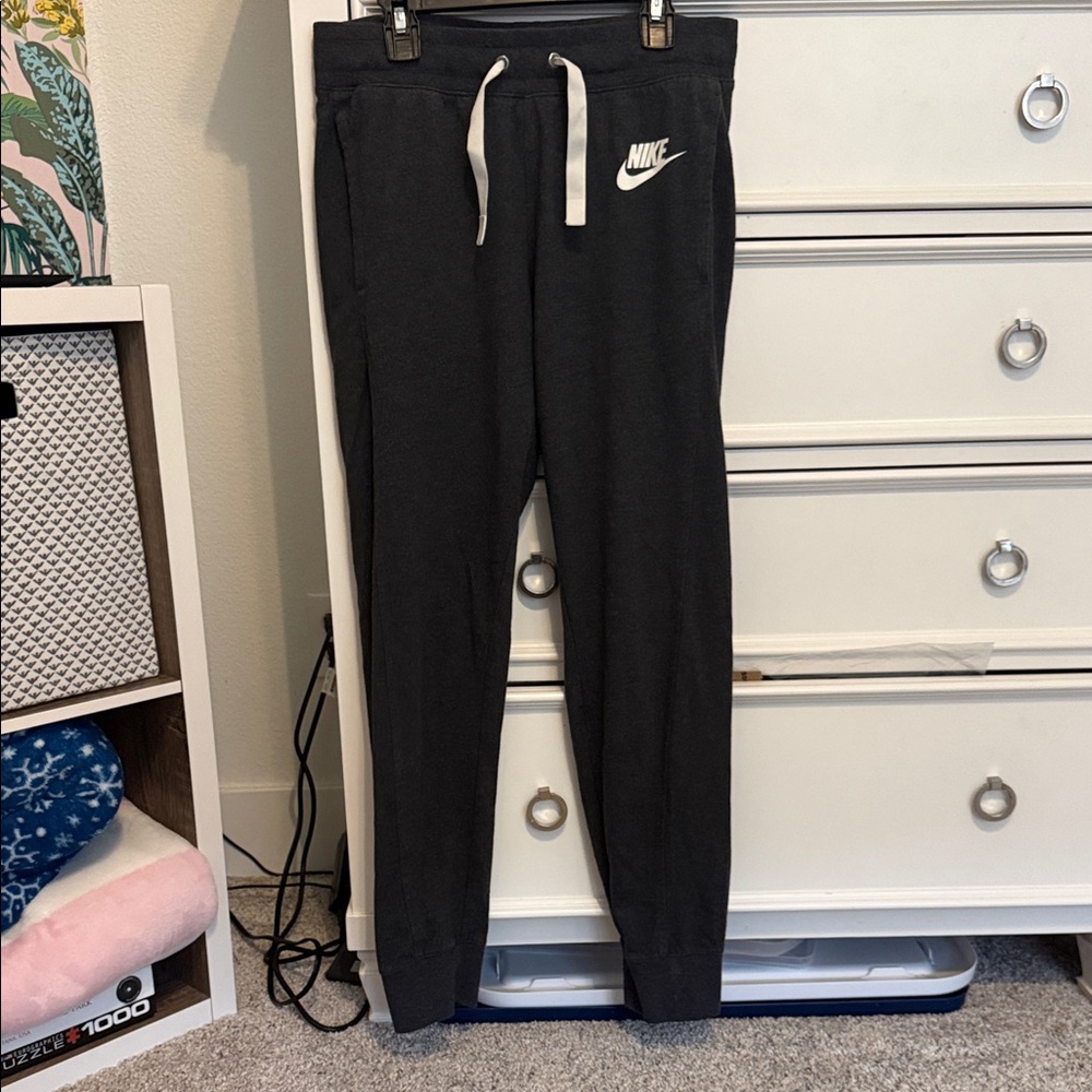 #0238 Nike women’s  Charcoal Joggers size: small